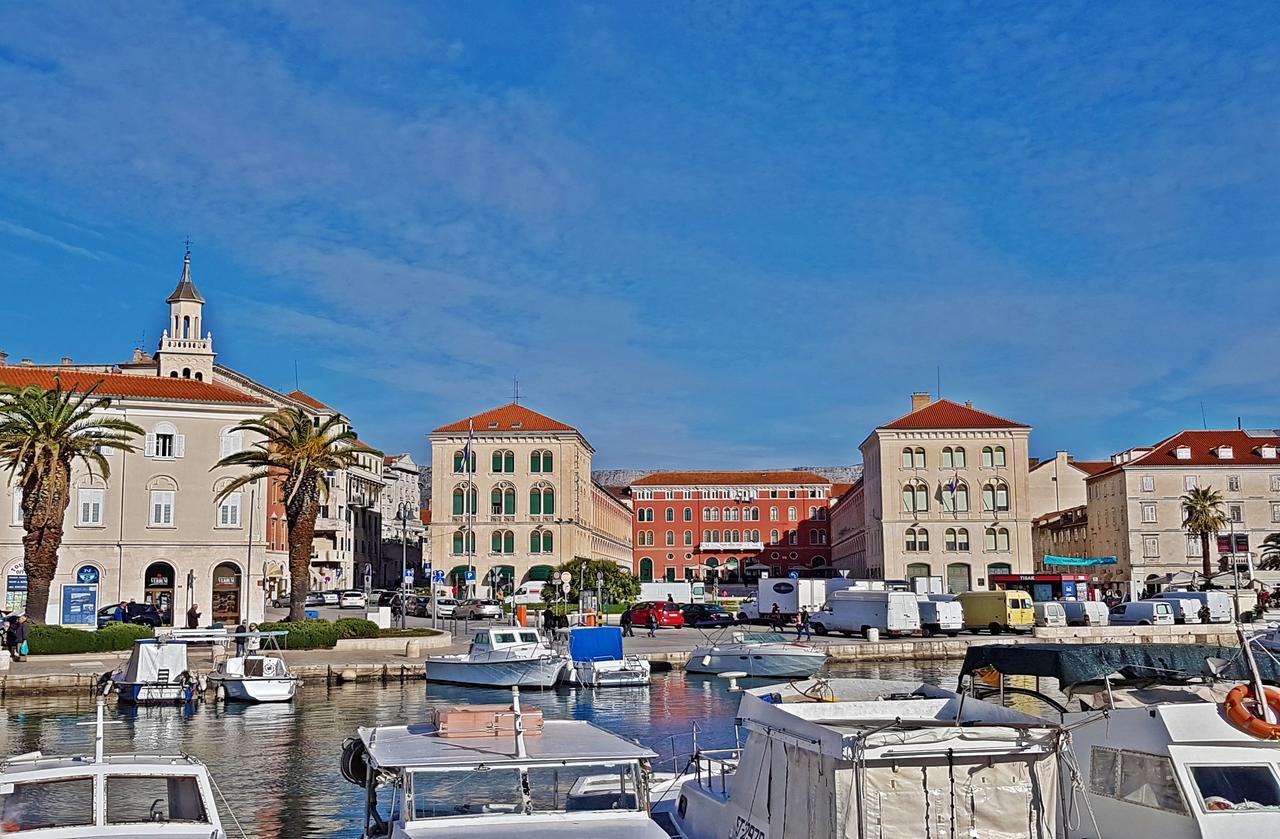 Apartments Moni Split Buitenkant foto